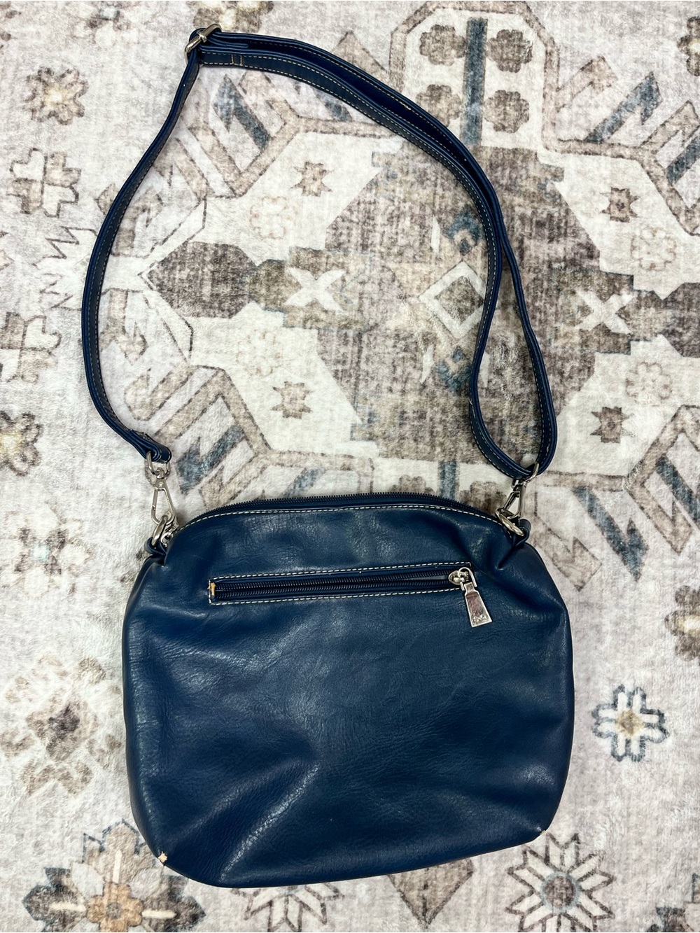 S-Q Inc. navy crossbody purse